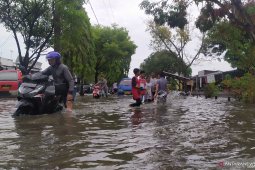 Hingga sore banjir di Kota Medan belum surut