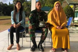 Wehelmus Rumbarar, siswa Secaba TNI penyelamat korban tenggelam terima penghargaan