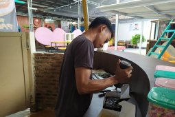 Kue pancong kekinian masih diminati warga Kota Bandarlampung