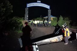 Jembatan antardesa di Malang runtuh diterjang banjir lumpur