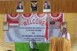 Universitas Malaysia kunjungi SD di batas Indonesia - Malaysia