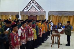Pejabat harus jadi pelopor penegakan disiplin