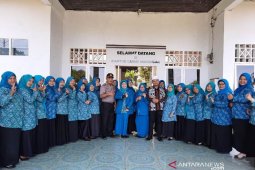 Ketua PKK Tapsel kukuhkan PKK Marancar