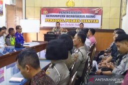 Polres Gianyar edukasi 35 personel untuk berbahasa asing