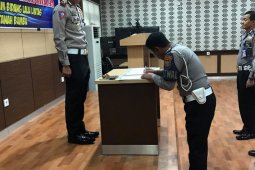 Anggota Polantas Tanah Bumbu tandatangani pakta integritas cegah korupsi