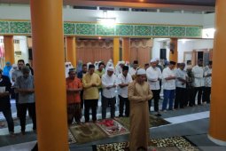 Wartawan Kalsel sholat hajat untuk kelancaran HPN