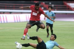 Laga uji coba Bali United lawan Persela