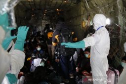 DPR: Pemerintah yakinkan virus Corona tidak terbawa dalam evakuasi WNI