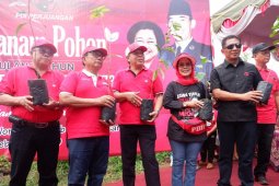 Cegah bencana, PDIP Jatim lakukan penghijauan di Blitar