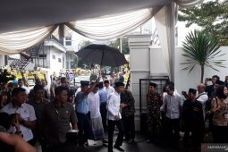 Presiden melayat ke rumah duka Gus Sholah
