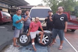 Polisi bekuk tersangka pencurian roda ban mobil