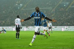 Dwigol Lukaku antar Inter kembali ke peringkat kedua