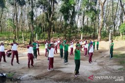 TNI-Polri bangun kebersamaan dengan berolahraga