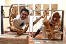 Benda terbuang pun jadi karya lukis dan instalasi