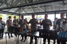 Polda Babel amankan 12.000 botol miras impor ilegal