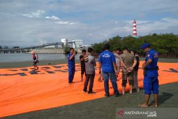 Aktivis demo PLTU batu bara Bengkulu adu mulut dengan Polairud