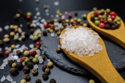 Pesan berantai daftar bumbu makanan tidak halal oleh MUI, ini faktanya