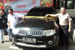 Polda Jatim kembali sita lima mobil hasil kejahatan