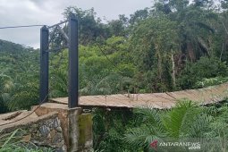 Mantan kades Padang Pelasan dilaporkan ke Ombudsman