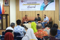 Haerul perakit pesawat berbagi inspirasi  kepada mahasiswa dan dosen