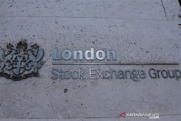 Indeks saham Inggris FTSE 100  menguat 0,99 persen