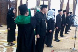 Lantik pejabat eselon II, Khofifah ingatkan ketepatan kinerja