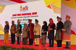 Wali Kota Ambon terima anugrah kebudayaan PWI di puncak HPN 2020