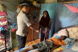 Polisi Bangka Barat bantu penderita penurunan sistem imun