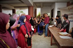 PWI - Bulog bagi sembako gratis pada peringatan HPN