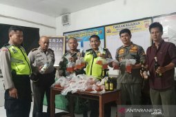 Polres Cianjur sita ratusan kantong miras oplosan