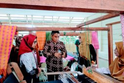 BI bantu pengembangan kerajinan tenun Aceh