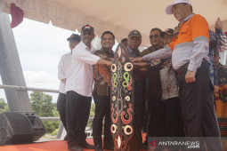 PUPR Minister firstly finds infrastructure project funded by CSR in Tapin