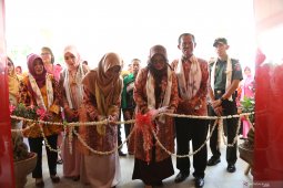 Bupati resmikan gedung pusat promosi IKM