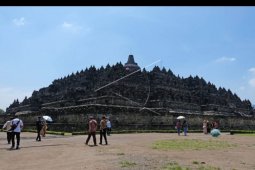 Penutupan lantai candi Borobudur