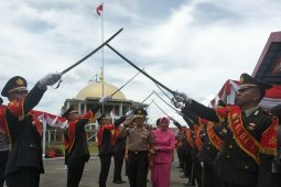 Tradisi pedang pora warnai pelepasan mantan Kapolda Kalbar Irjen Pol Didi Haryono