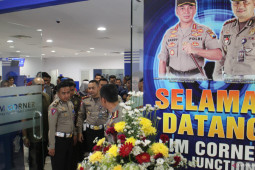 Polrestabes Surabaya buka "SIM Corner" di Mal BG Junction