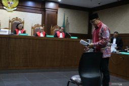 Imam Nahrawi  didakwa terima suap-gratifikasi Rp20,148 miliar