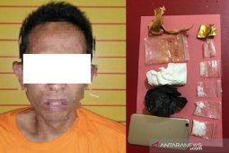Pelaku AF dengan empat paket sabu diamankan polisi