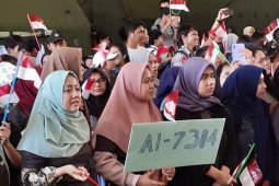Menari hingga cinta lokasi di hanggar observasi WNI