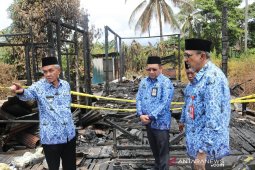 Bupati kunjungi korban kebakaran di Melayu Tengah