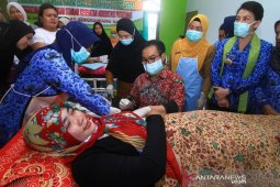 Saat Kepala BKKBN RI ikut pasang implant akseptor di Singkawang