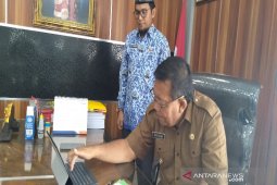 Bupati disensus pertama secara online di Madina