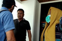 Oknum Polres Lampung Barat digerebek warga di Metro