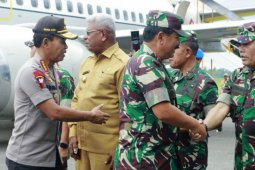Panglima TNI bersama Kapolri menggelar rapat tertutup di Mimika