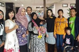 Teh Ineu bantu pengobatan bayi Ulfa, penderita benjolan di kepala