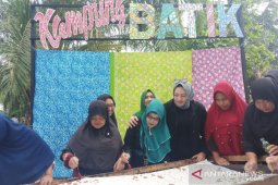 Ketua PKK Tanjungbalai sebut "Kampung Batik" bisa jadi destinasi wisata