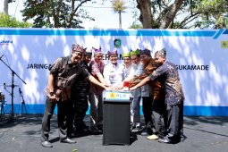 Bupati Banyuwangi resmikan jaringan listrik di TN Alas Purwo