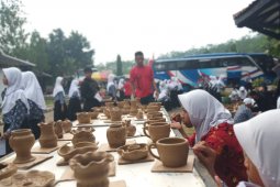 Ribuan gerabah keramik Plered diekspor ke India pada awal tahun
