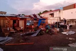 Angin puting beliung kembali melanda  Gunungsitoli