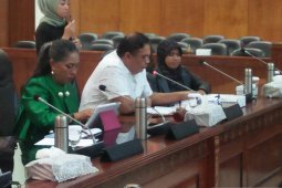 Penebangan kayu di Siwalalat Kabupaten Seram Timur dihentikan sementara